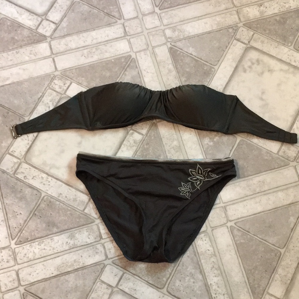 2 pc Mossimo Army green swim suit Top Sz Small